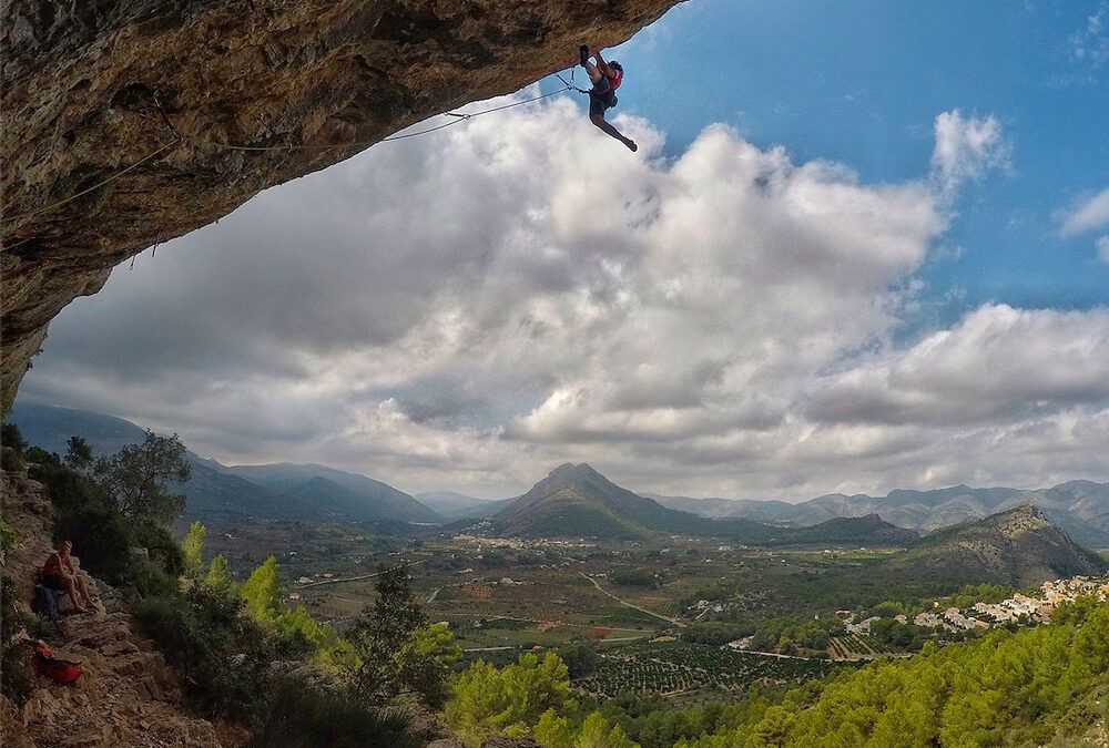 Las mejores 5 montañas para disfrutar del alpinismo en la Marina Alta