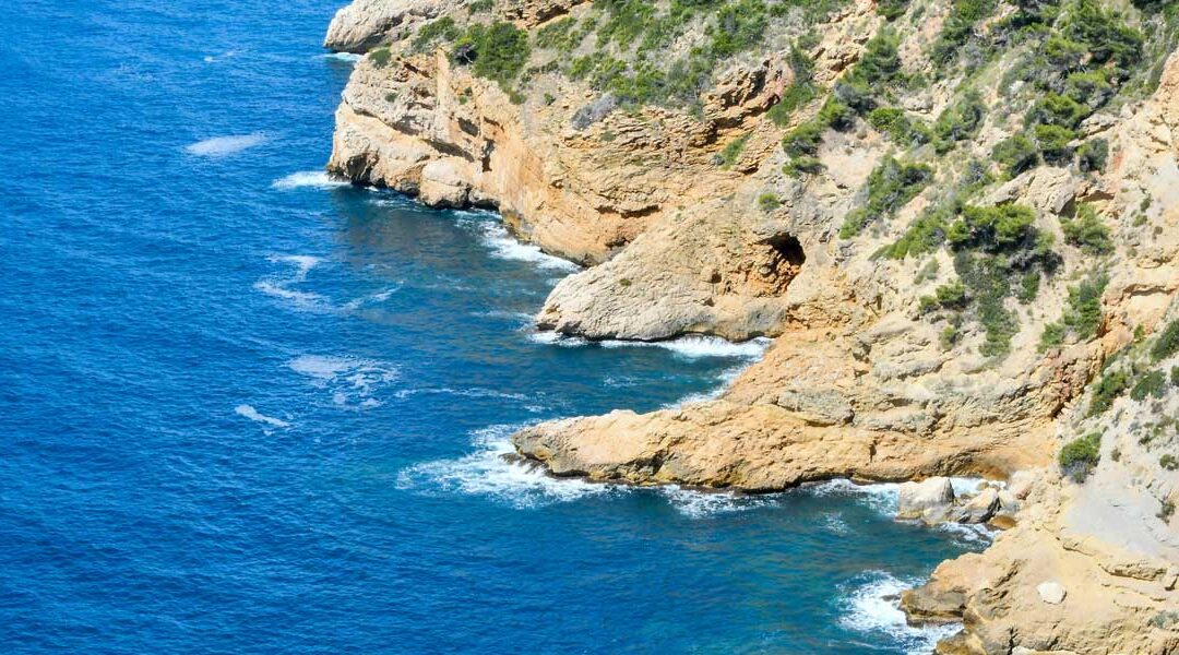 Planes para febrero en la Marina Alta: Disfruta de la comarca desde Casa Antiquary